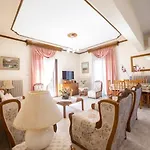 Roula's Cosy Apartment *