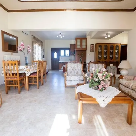 Roula's Cosy Apartment