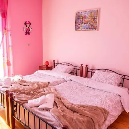 Roula's Cosy